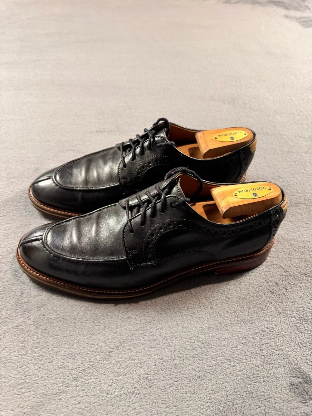 Johnston & Murphy Black Leather Split-Toe Derby Shoes